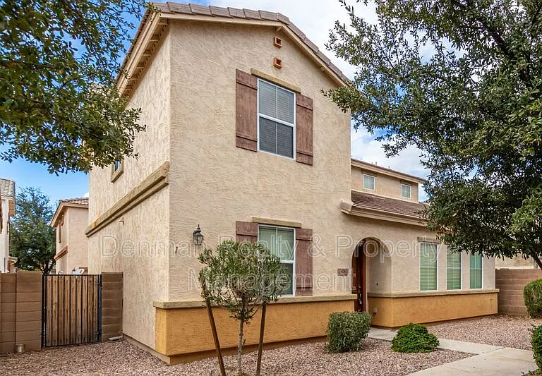 4262 E Carla Vista Dr — Photo 4