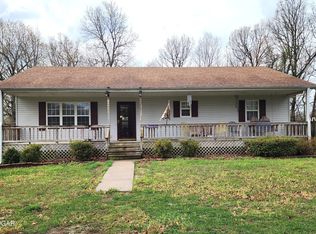 10840 Oakley Ln, Neosho, MO 64850