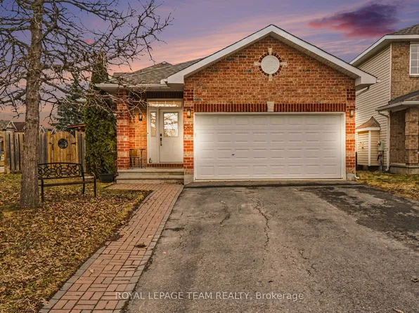 689 Vermillion Dr, Ottawa, ON K1V 1W2