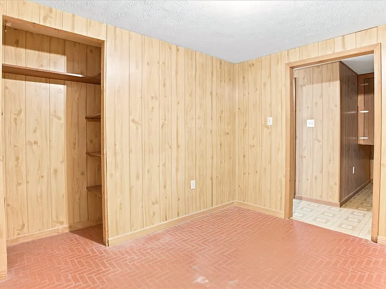 102 Linwood Ct — Photo 69
