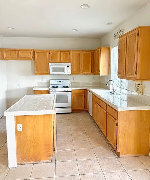 209 Avenida San Miguel — Photo 8