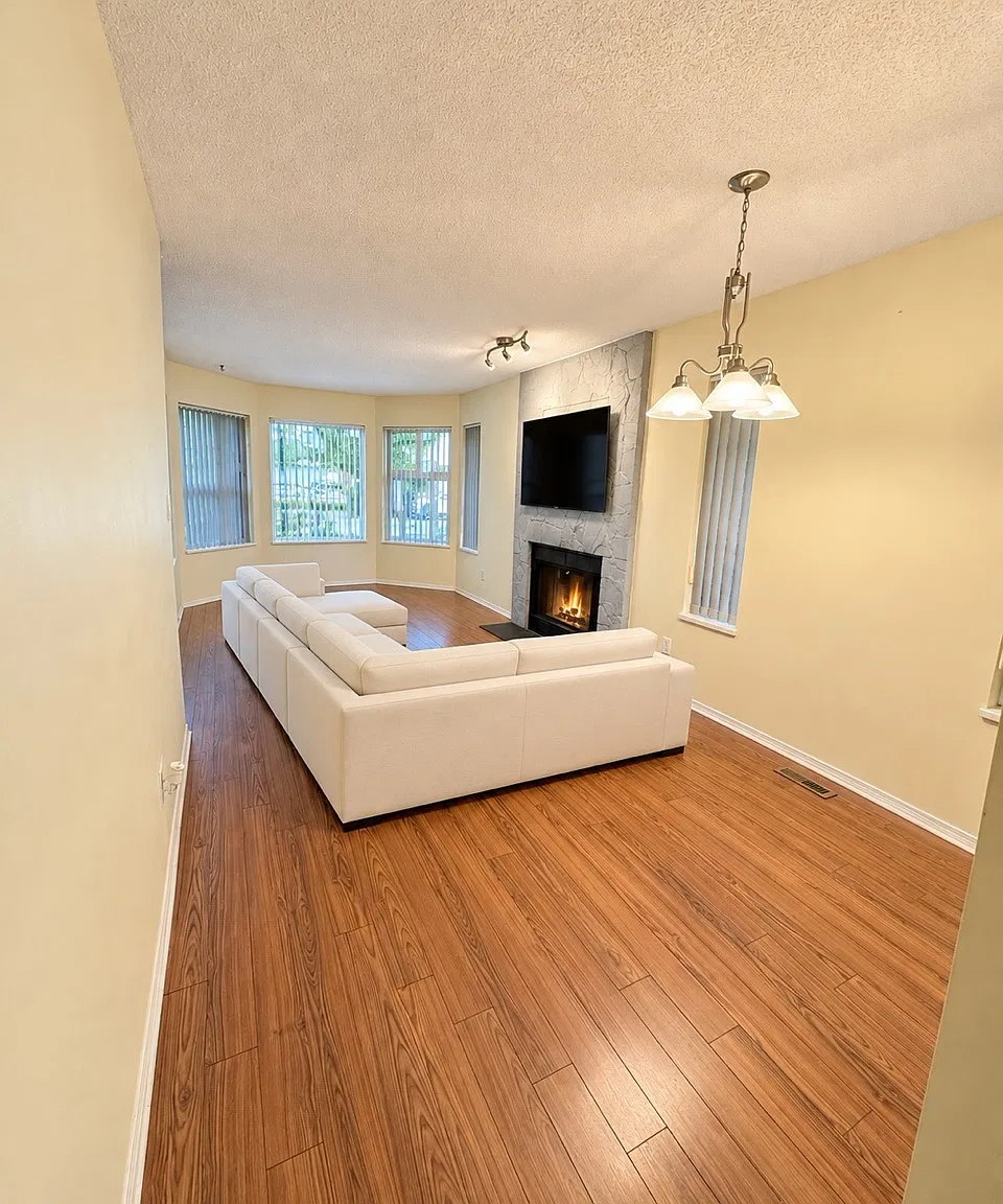 3 bed, 1100 sqft, $2,950 — Photo 3