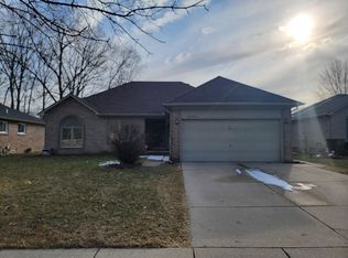 46362 Springhill Dr, Shelby Township, MI 48317