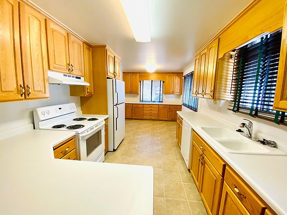 2nd image of 1415 E Skyview Dr