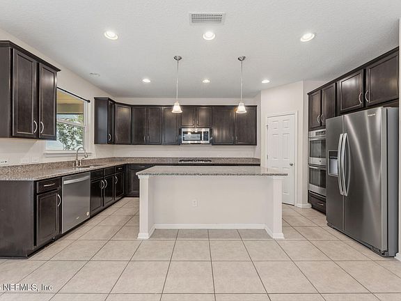 3rd image of 12262 SILVERTHORN Court