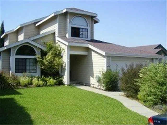 23425 Thurston Ct photo 1