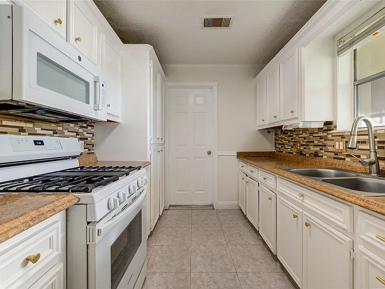 14238 Old Humble Rd — Photo 33