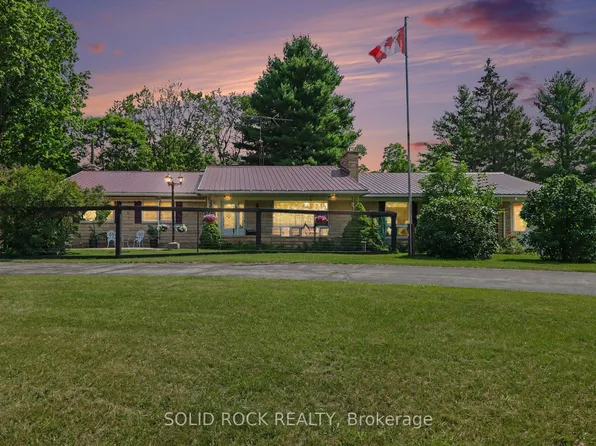 220 Highfield Cres, Beckwith, ON K7C 0V3