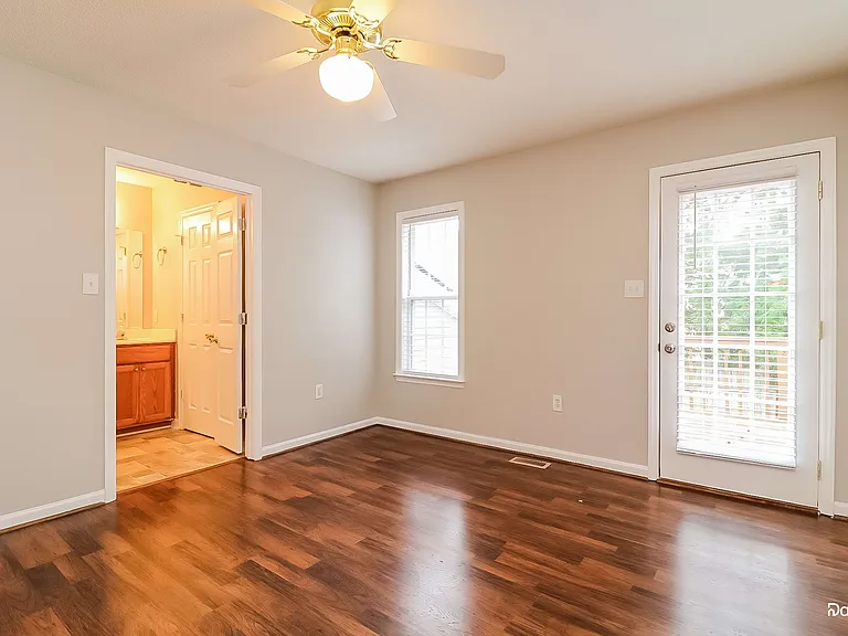 100 Collie Cir — Photo 10