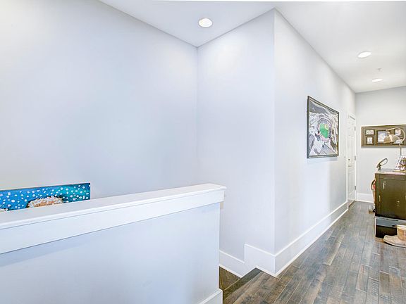 4th image of 1220 19th St NE #1B