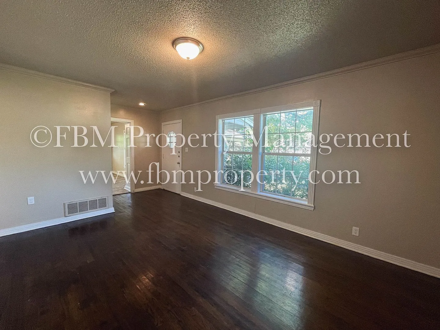 802 Dunn St - Cozy 2 Bedroom, 1.5 Bathroom Home in Waxahachie, TX! — Photo 4