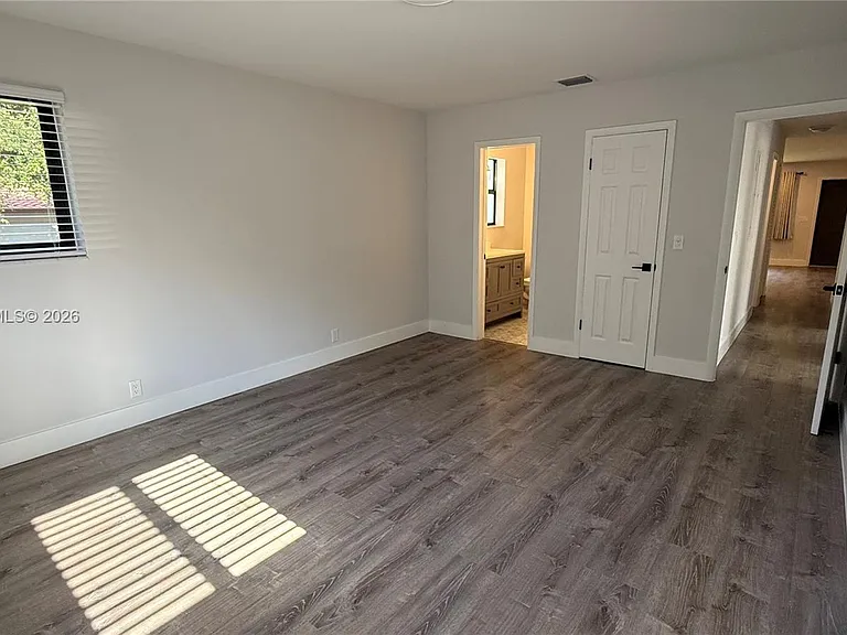 10751 SW 48th St — Photo 16