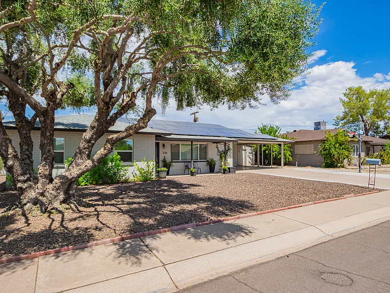 2136 W Village Dr — Photo 3