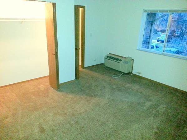 1st image of 3044 W Grandville Ave APT 106