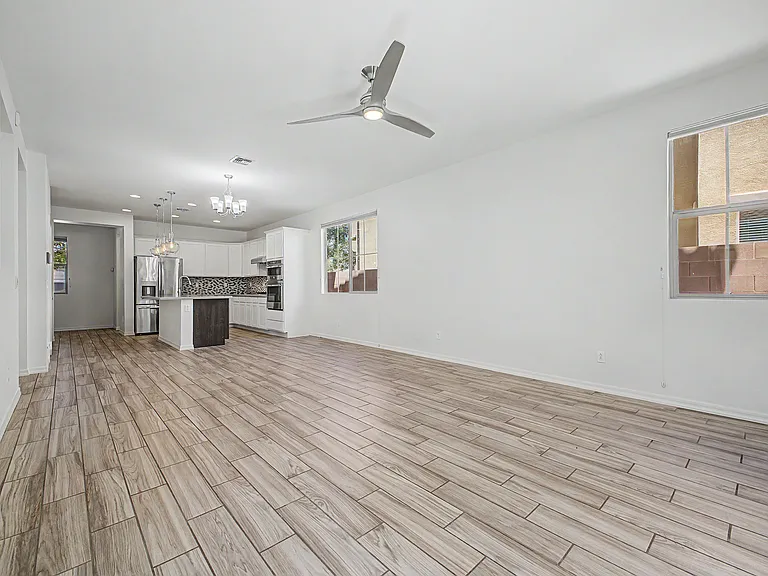 1575 W Marlin Dr — Photo 8