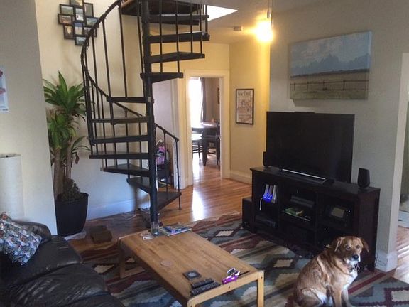 4th image of 1070 N Pearl St