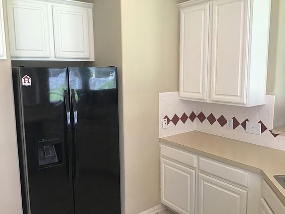 4th image of 1818 Crestview Ct
