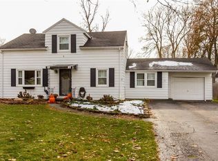 39 Laura Dr, Rochester, NY 14626