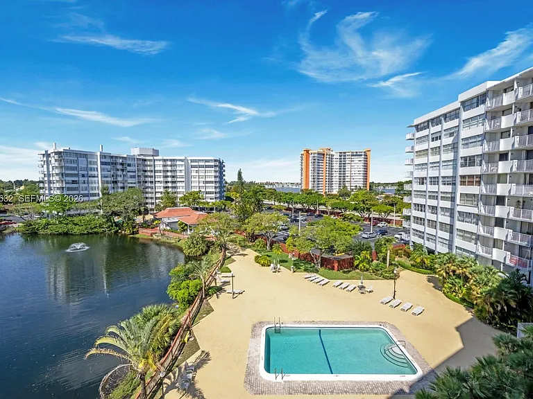 1300 NE Miami Gardens Dr #621E — Photo 26