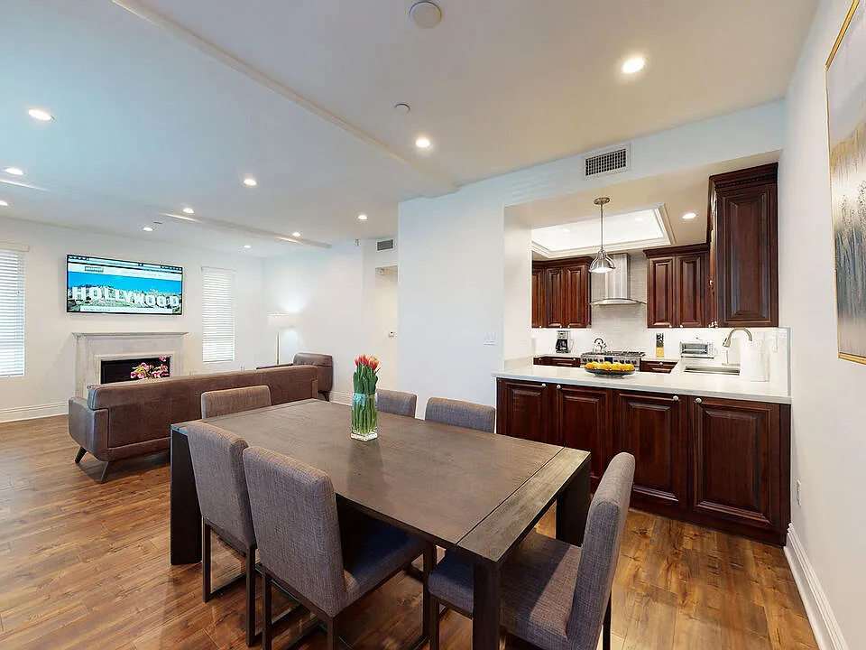907 S Shenandoah St #101