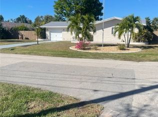 1739 Sandy Cir, Cape Coral, FL 33904