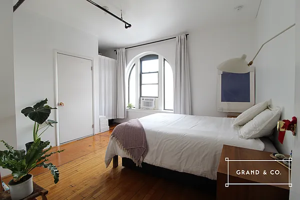 Rented by Grand & Co. | media 19