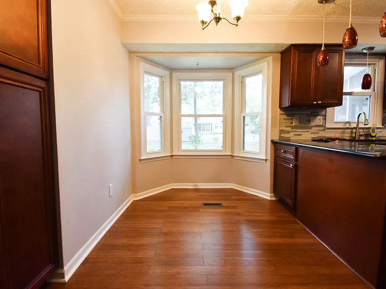 5804 Norman Pl — Photo 10