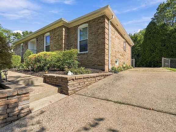 4th image of 2909 Weissinger Rd
