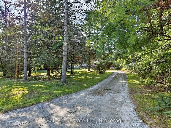 5th image of 751 Ford Cres