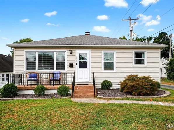 115 Leo St, Columbia, IL 62236