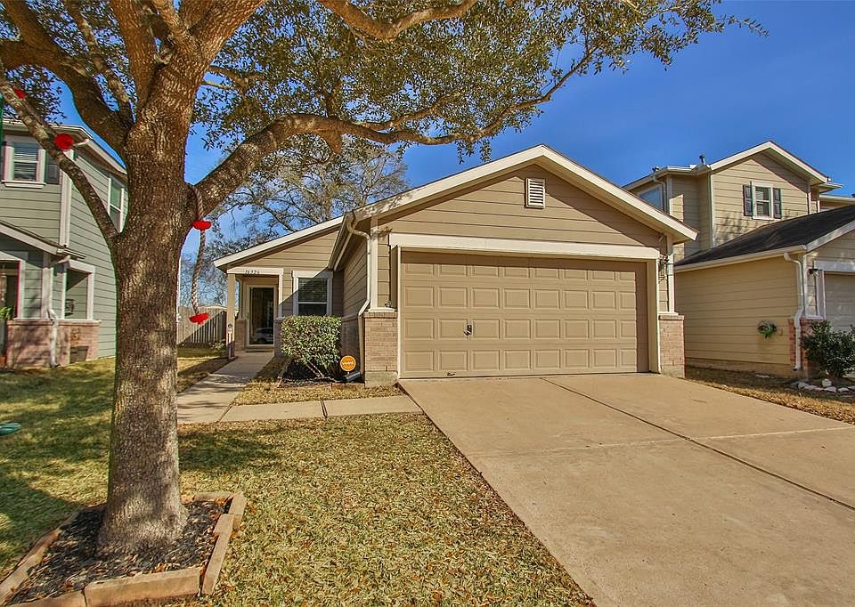 1st image of 16326 Kendons Way Ln