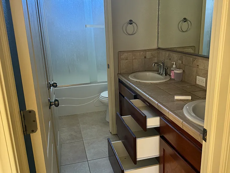 5898 N Shiraz Ave — Photo 11