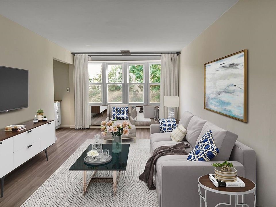 1st image of 400 Glen Cove Ave APT 4