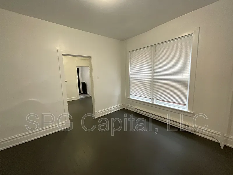 3 bed, 2.0 bath, 1472 sqft, $1,295 — Photo 3