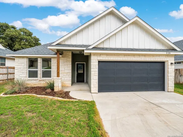 226 Riley Ln, Fredericksburg, TX 78624