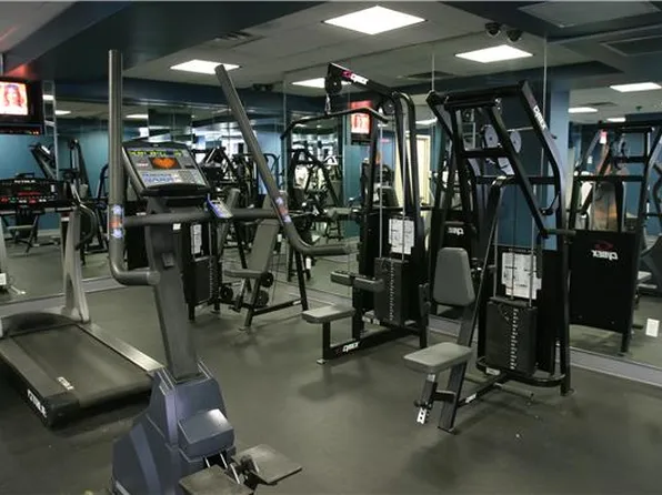 475 Fdr Drive image 1 of 10