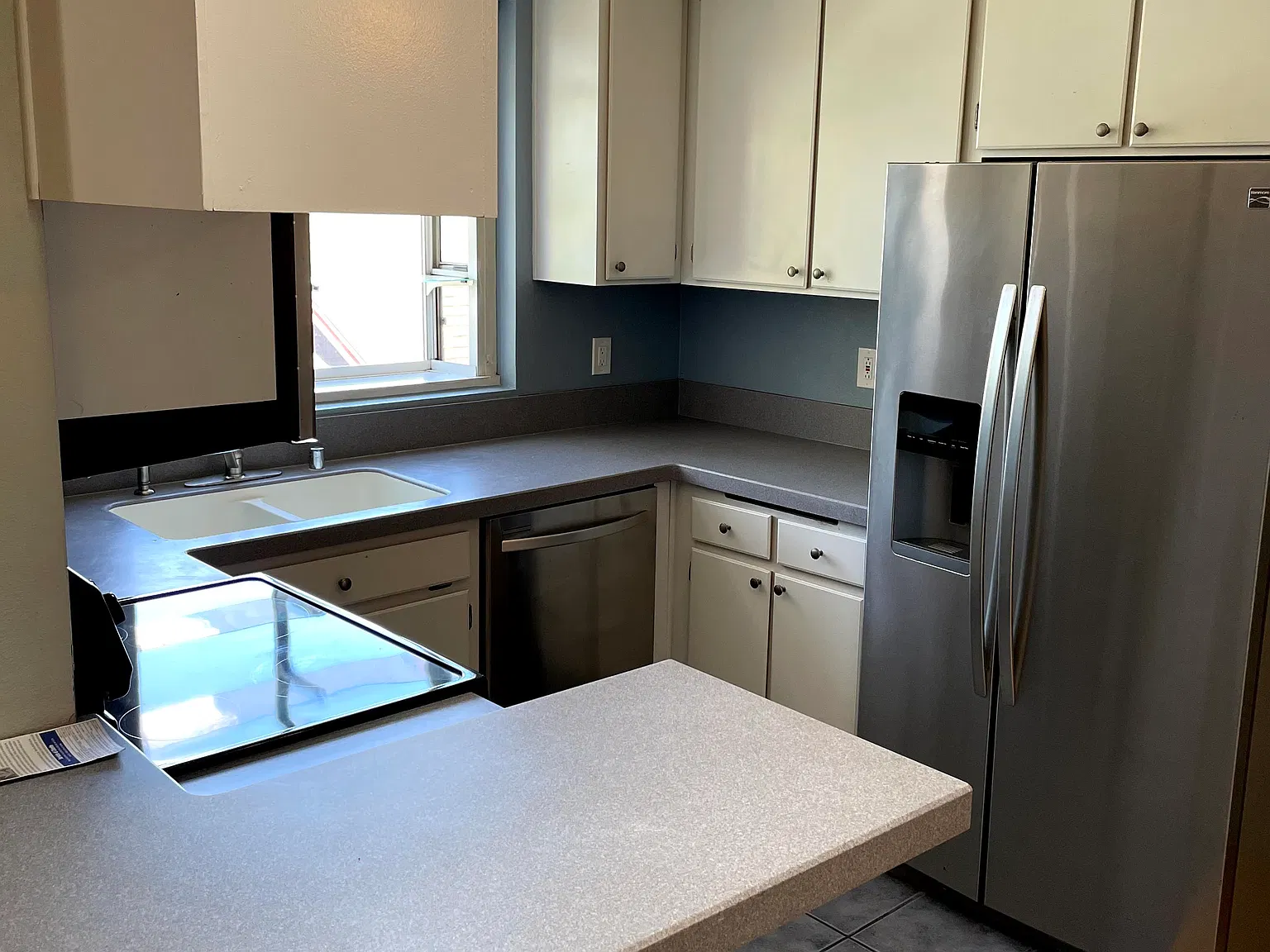 2 bed, 890 sqft, $2,900 — Photo 2