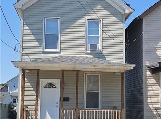 113 1/2 S 13th St, Jeannette, PA 15644