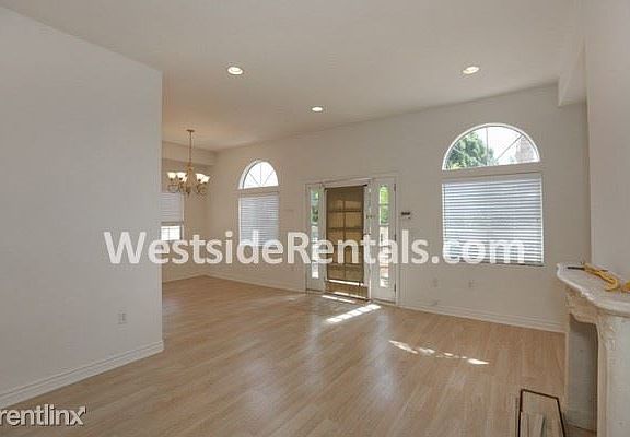 4th image of 1515 N Fairfax Ave APT 1