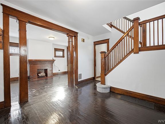4th image of 685 Abbott Rd