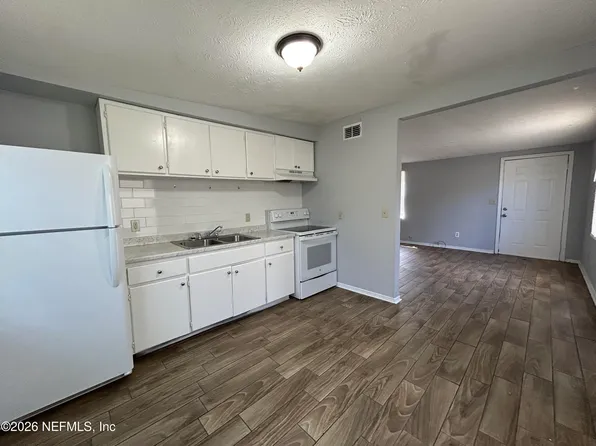 3250 Phyllis St, Jacksonville, FL 32205
