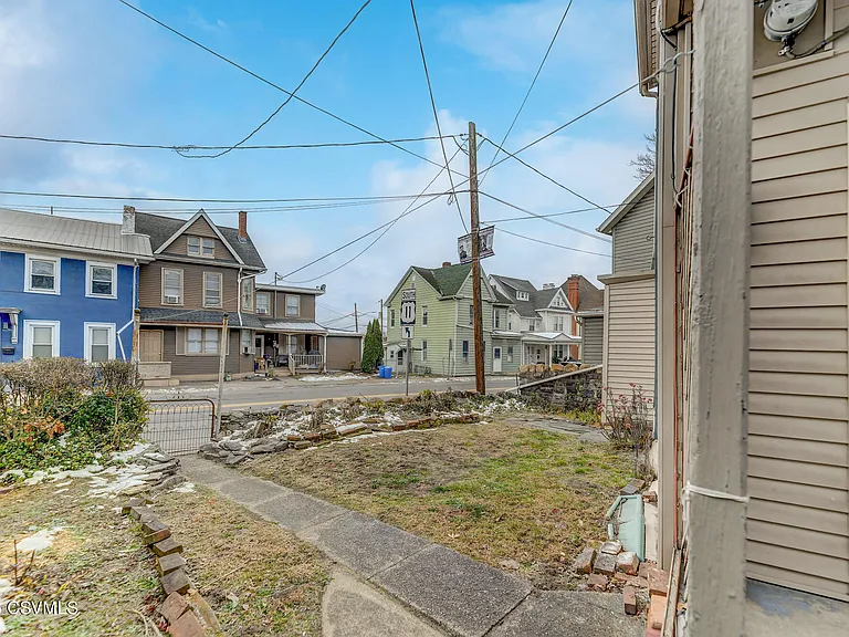 148 Bloom St — Photo 36