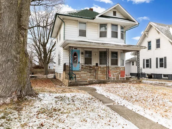 1034 N Charles St, Carlinville, IL 62626