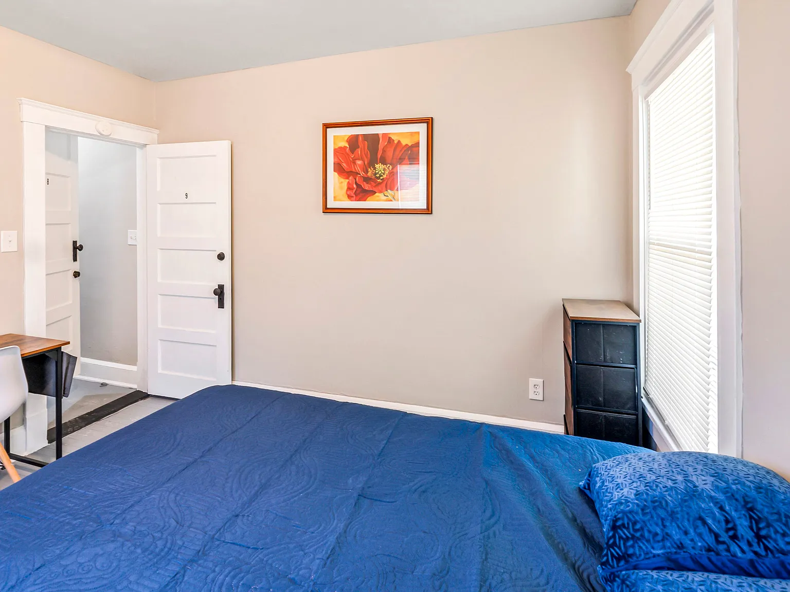 4 bed, 3.5 bath, 3000 sqft, $719 — Photo 1