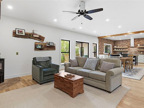 4th image of 10036 Sun Ridge Cir