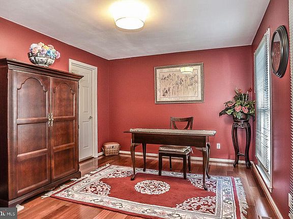 4th image of 9205 Wrights Hollow Ln