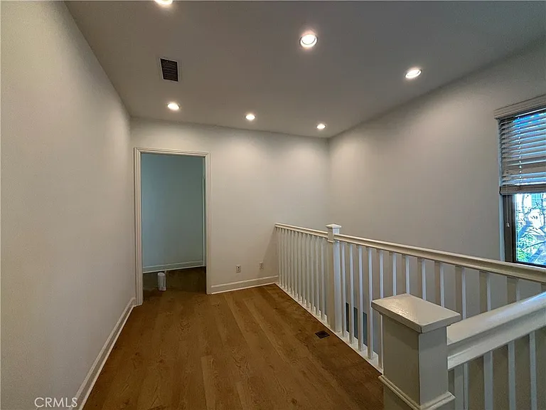65 Berkshire Wood — Photo 8