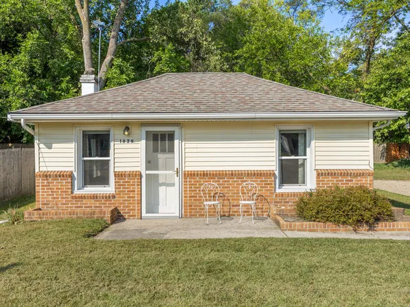 1629 Bristol Ave NW, Grand Rapids, MI 49504