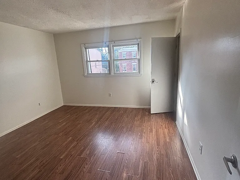 828 George St — Photo 9
