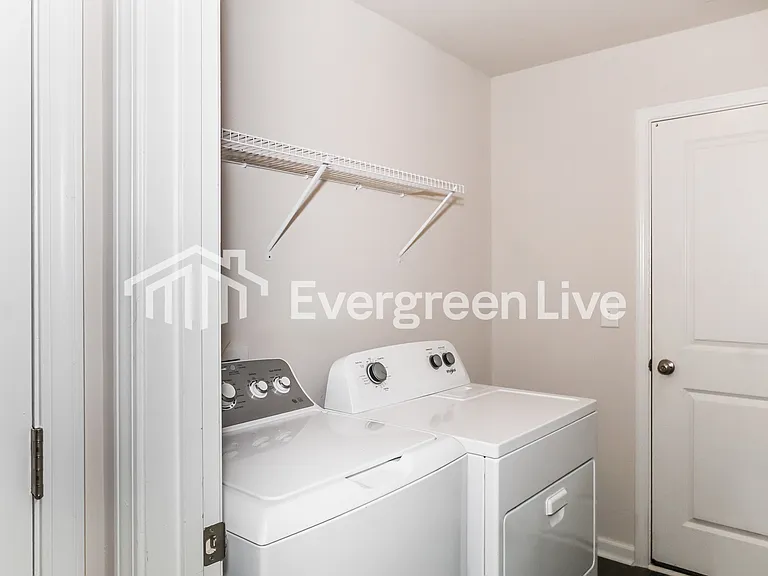 2244 Courtina Way — Photo 7